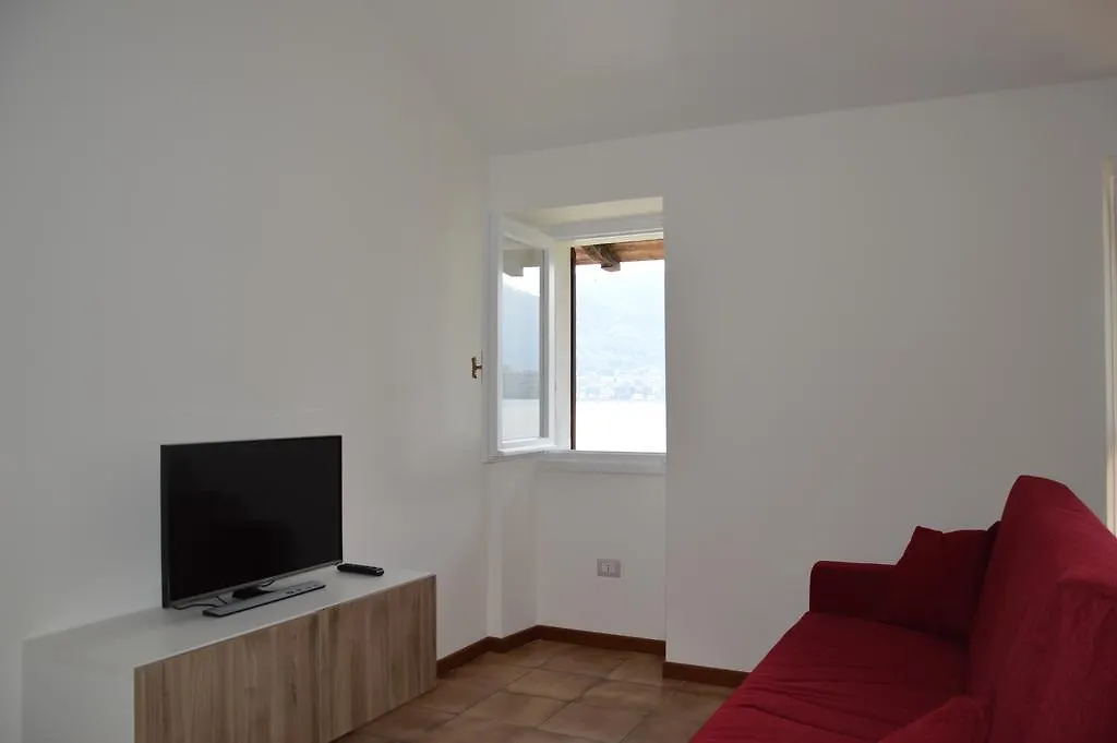 Lierna Beach Apartments