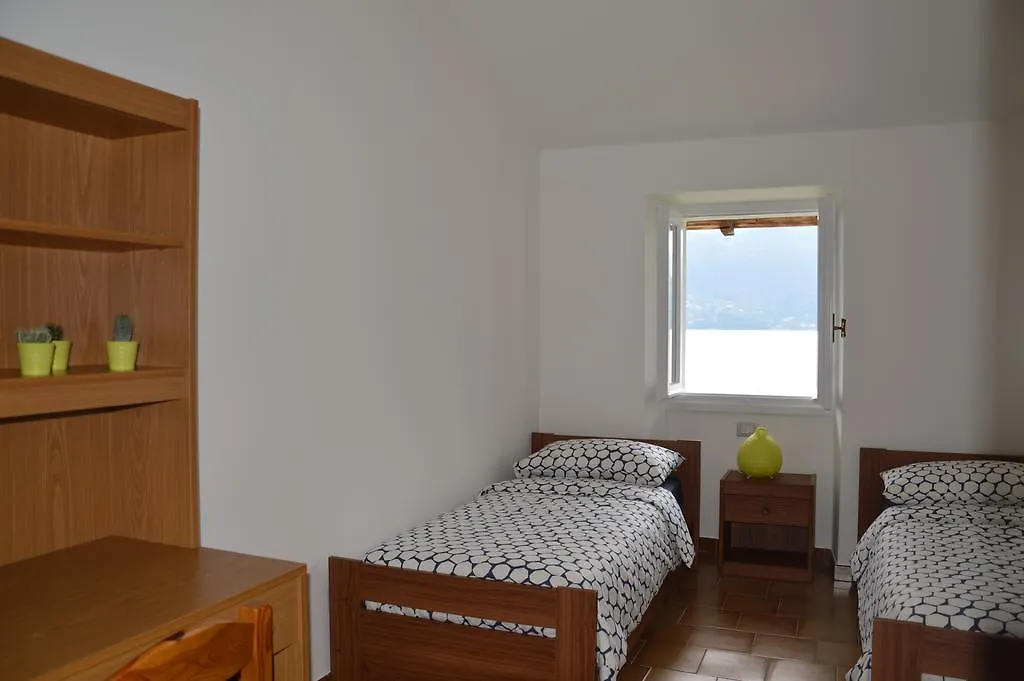 Lierna Beach Apartments
