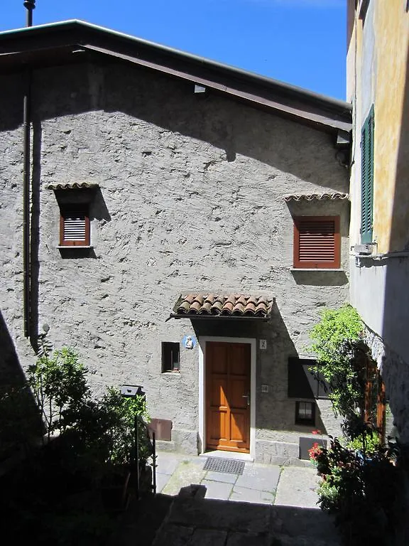 Lierna Beach Apartments